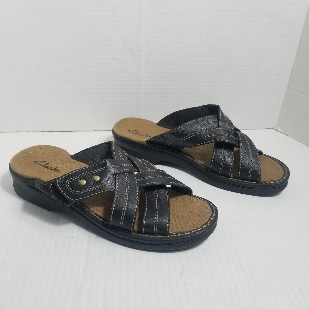 CLARKS WOMEN'S BROWN AND BLACK LEATHER UPPER SANDALS SIZE 7